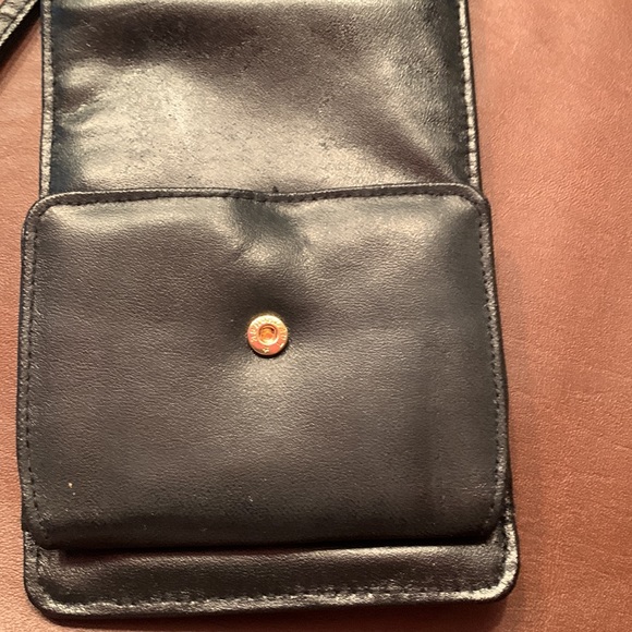 Ladies small wallet on a string purse. Excellent condition (see photos). Black - Picture 8 of 11